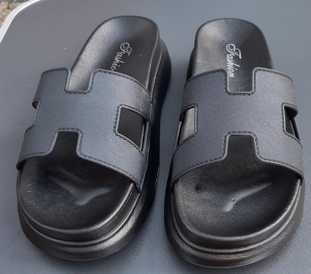 Nieuwe zwarte slippers maat 36, Kleding | Dames, Schoenen, Verzenden, Nieuw, Zwart, Slippers