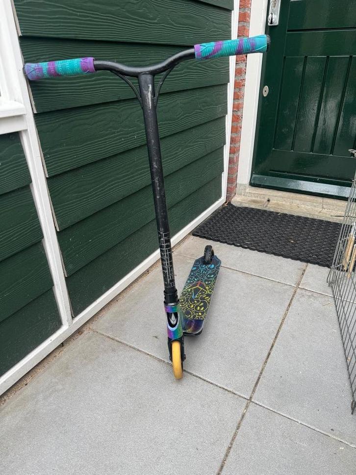 Prodigy stuntstep met kleurrijk deck en handvatten, Fietsen en Brommers, Steps, Gebruikt, Gewone step, Ophalen of Verzenden