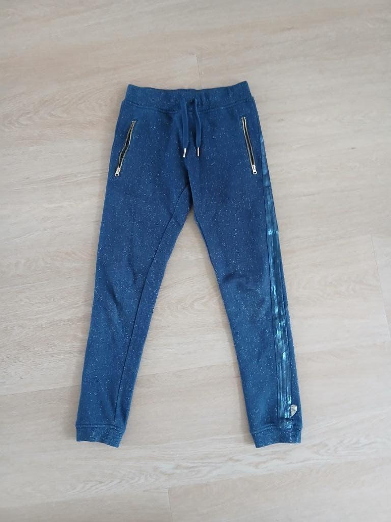 Pomp de Lux joggingbroek met lichte glitter maat 134/140, Kinderen en Baby's, Kinderkleding | Maat 134, Broek, Meisje, Ophalen of Verzenden