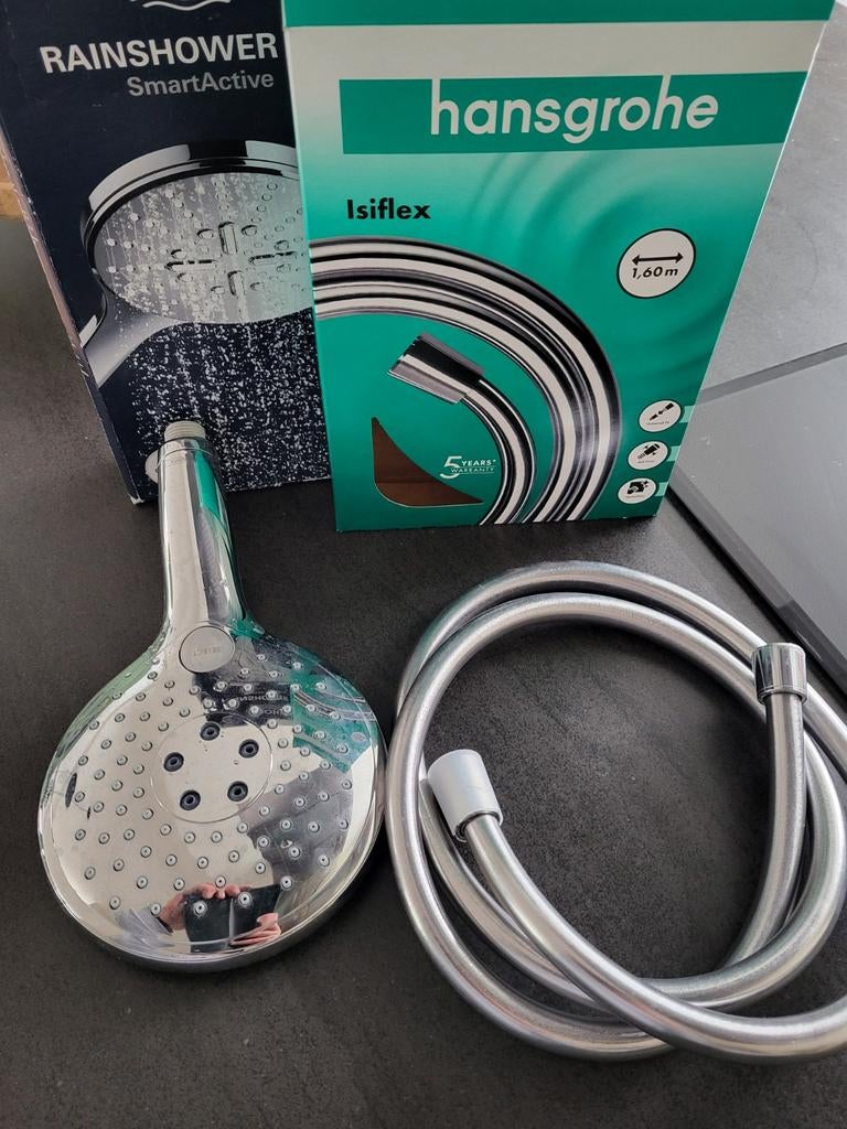 Gratis ophalen: grohe douchekop en hansgrohe doucheslang., Doe-het-zelf en Verbouw, Ophalen, Gebruikt, Douche