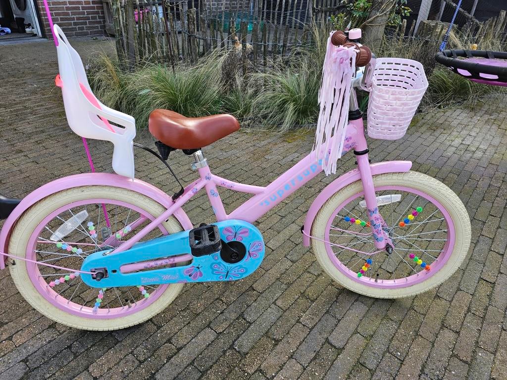 Roze meisjesfiets 18 inch met mandje en zitje voor pop, Ophalen, Gebruikt, Handrem, 18 inch