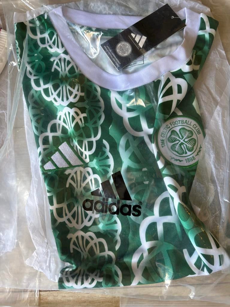 Nieuw Adidas Celtic Voetbalshirt  maat s nieuw met kaartjes, Ophalen of Verzenden, Nieuw, Shirt