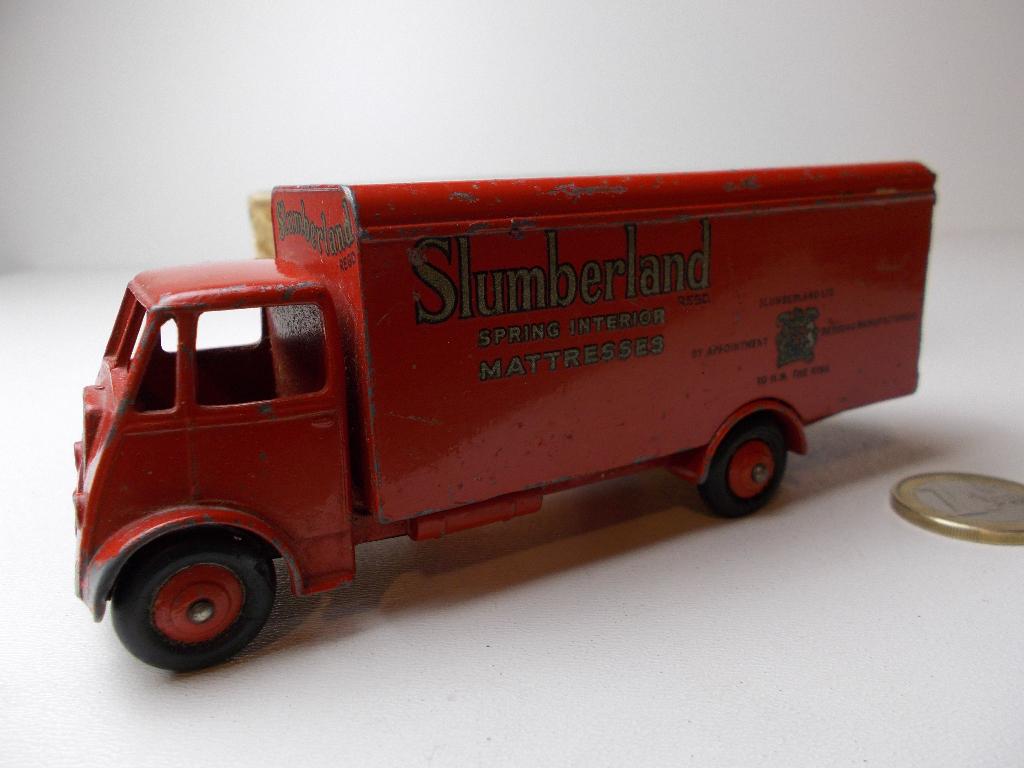 1951 Dinky SuperToys 514 GUY VAN "SLUMBERLAND" + ORIG. DOOS!, Ophalen of Verzenden, Zo goed als nieuw, Bus of Vrachtwagen, Dinky Toys