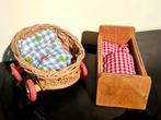 Antieke poppenhuis Caco Bodo wieg + bed jaren 50 hout + riet, Ophalen of Verzenden