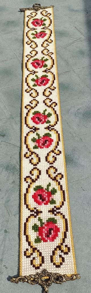Vintage schellekoord bloemen grof geborduurd (SK13), Ophalen of Verzenden, Zo goed als nieuw, Handborduren, Overige typen
