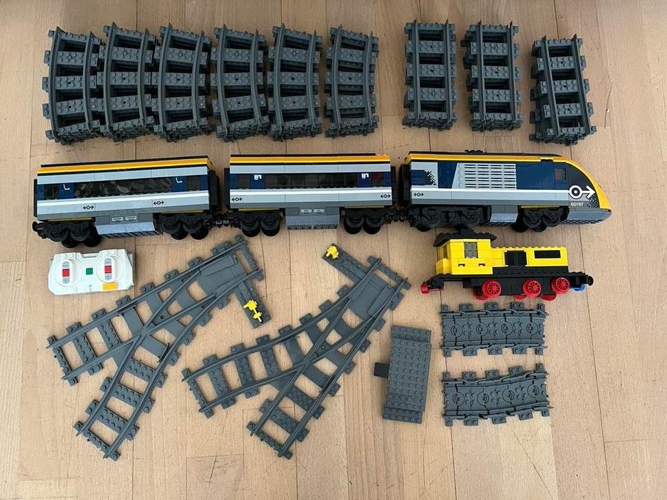 Lego City passagierstrein met rails en afstandsbediening, Lego, Ophalen of Verzenden, Inclusief accessoires, Complete set