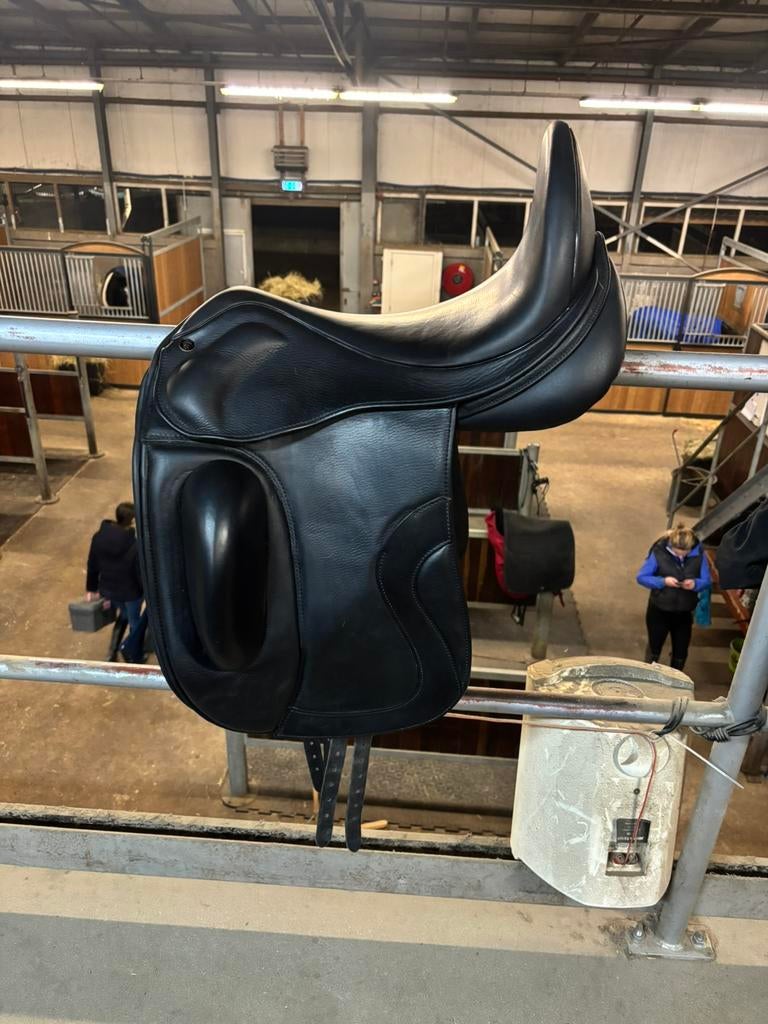 Kingsley D5 zadel, Dieren en Toebehoren, Ophalen of Verzenden, Zo goed als nieuw, Dressuur