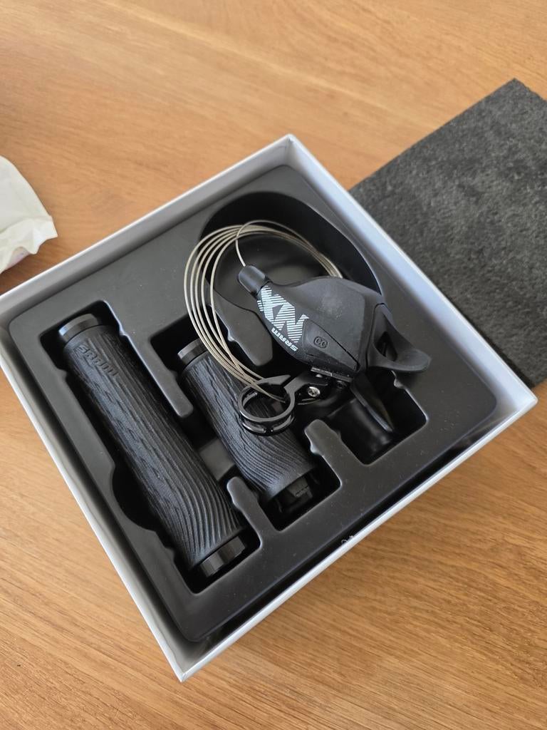 SRAM NX 12-speed shifter met grips, Ophalen of Verzenden, SRAM, Derailleur of Ketting, Mountainbike