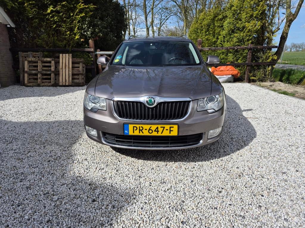 Skoda Superb 2.0 TDI 103KW CR DSG Combi 2012, Auto's, Skoda, Superb, Airbags, Airconditioning, Alarm, Automatische klimaatregeling