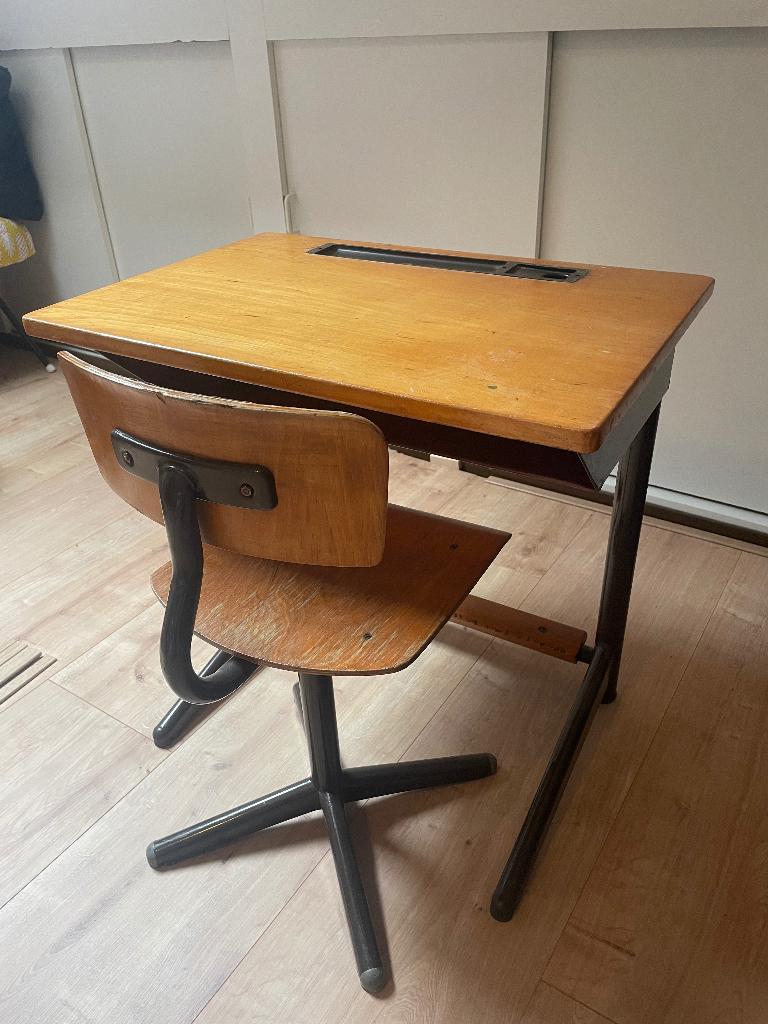 Vintage schoolbank met stoel, Kinderen en Baby's, Kinderkamer | Tafels en Stoelen, Ophalen, Gebruikt, Tafel(s) en Stoel(en)