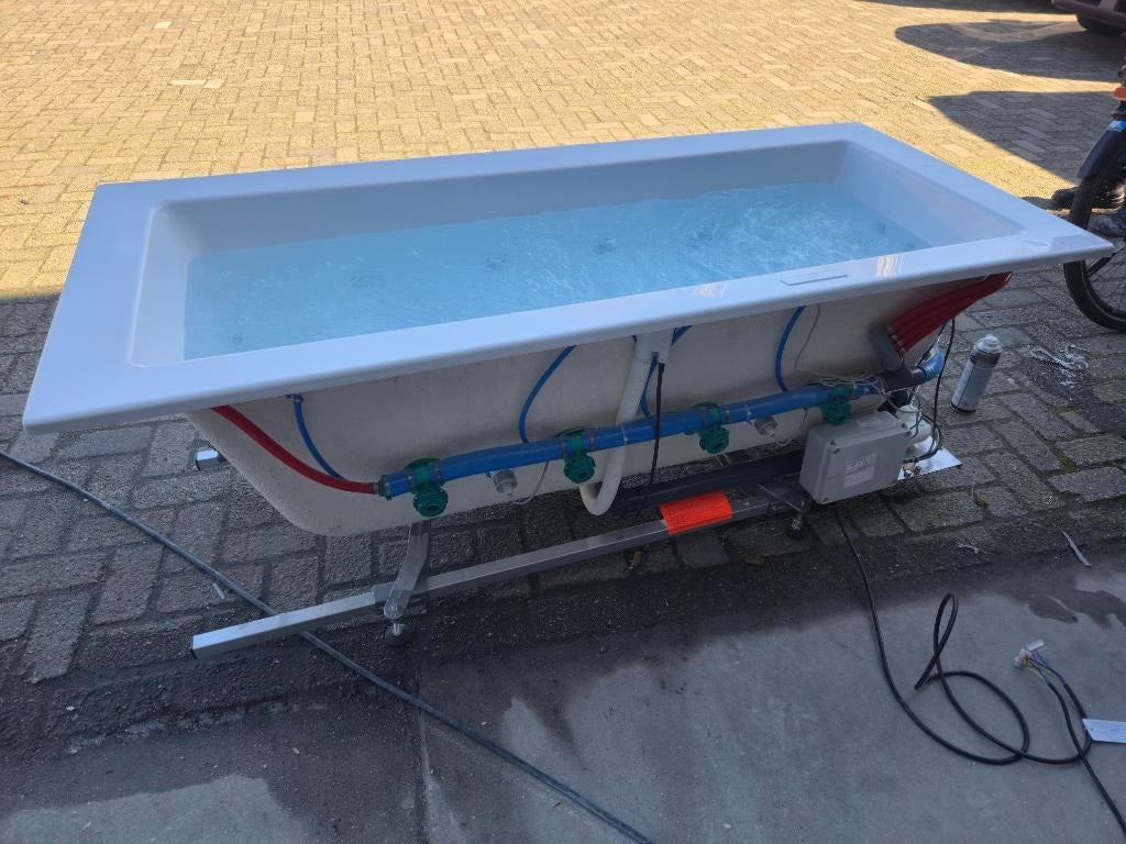 Villeroy & Boch whirlpool bad, Ophalen, 75 cm of meer, Zo goed als nieuw, Minder dan 100 cm