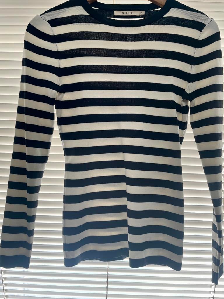 Nikkie top mt36 ZGAN, Overige kleuren, Ophalen of Verzenden, Zo goed als nieuw, Lange mouw