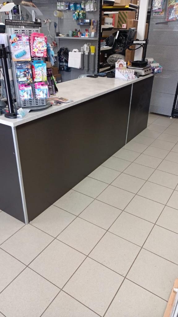Gratis afhalen NA 18 MEI, Ophalen, Opbergruimte, Gebruikt, 63 cm