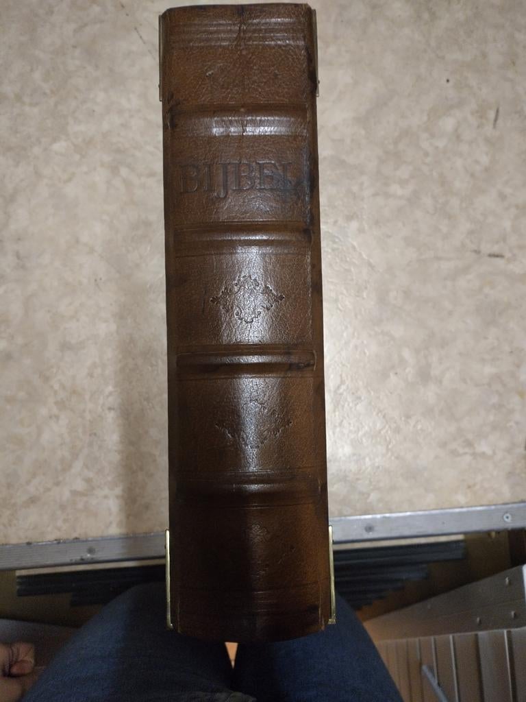 Oude Statenbijbel met kanttekeningen, Ophalen, Statenvertaling