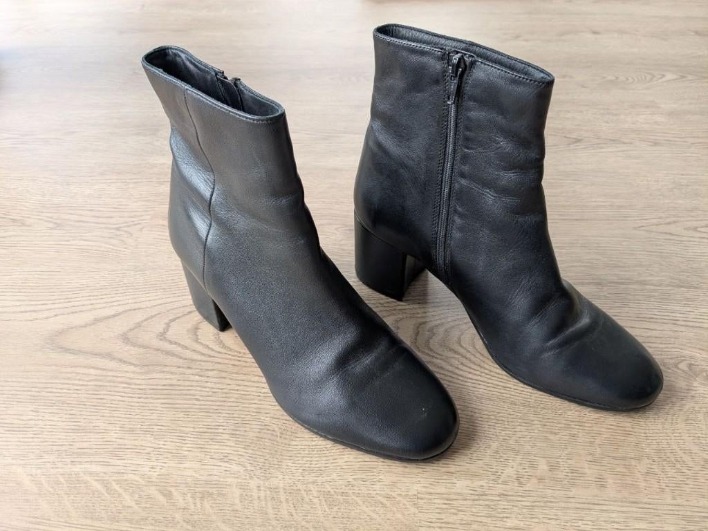 5th Avenue black leather short boots size 40, Zwart, Lage of Enkellaarzen, Ophalen of Verzenden, Zo goed als nieuw