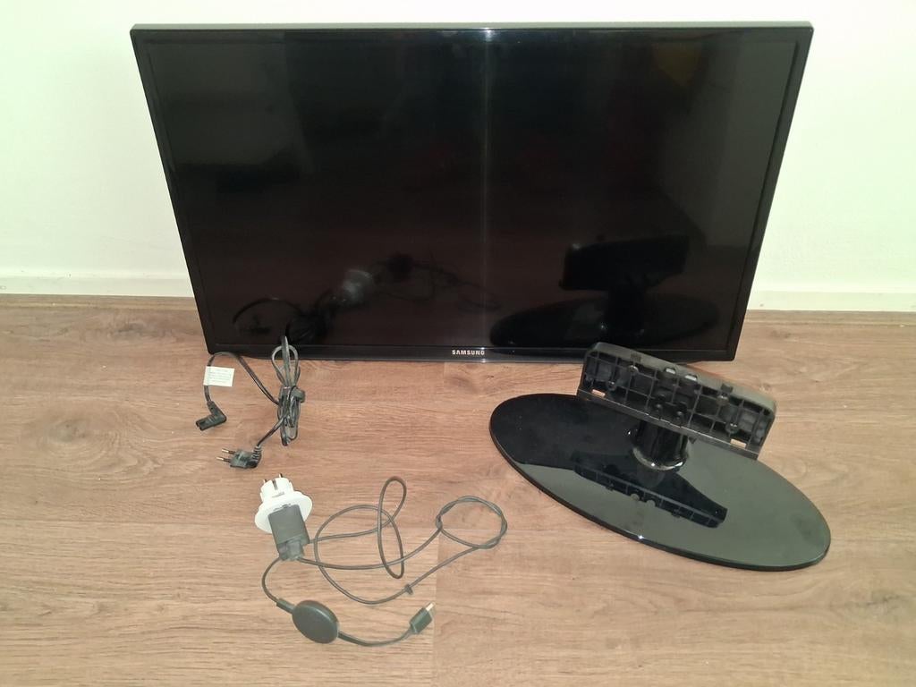 Samsung 32 inch TV met voet en optionele Chromecast, Ophalen, 50 Hz, Samsung, Gebruikt
