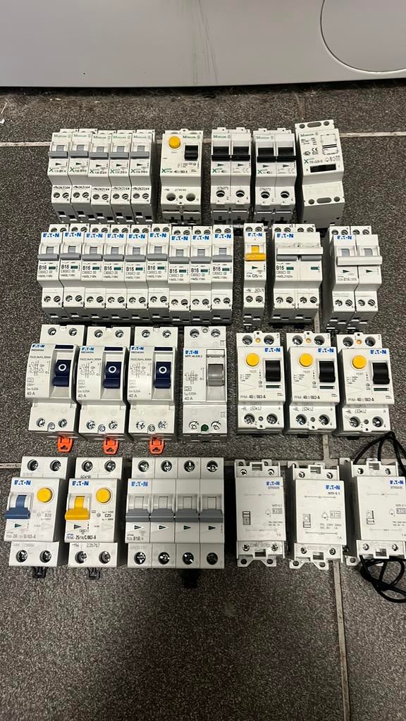 Diverse Eaton en Moeller automaten aardlekschakelaar, Ophalen of Verzenden, Gebruikt, Schakelaar