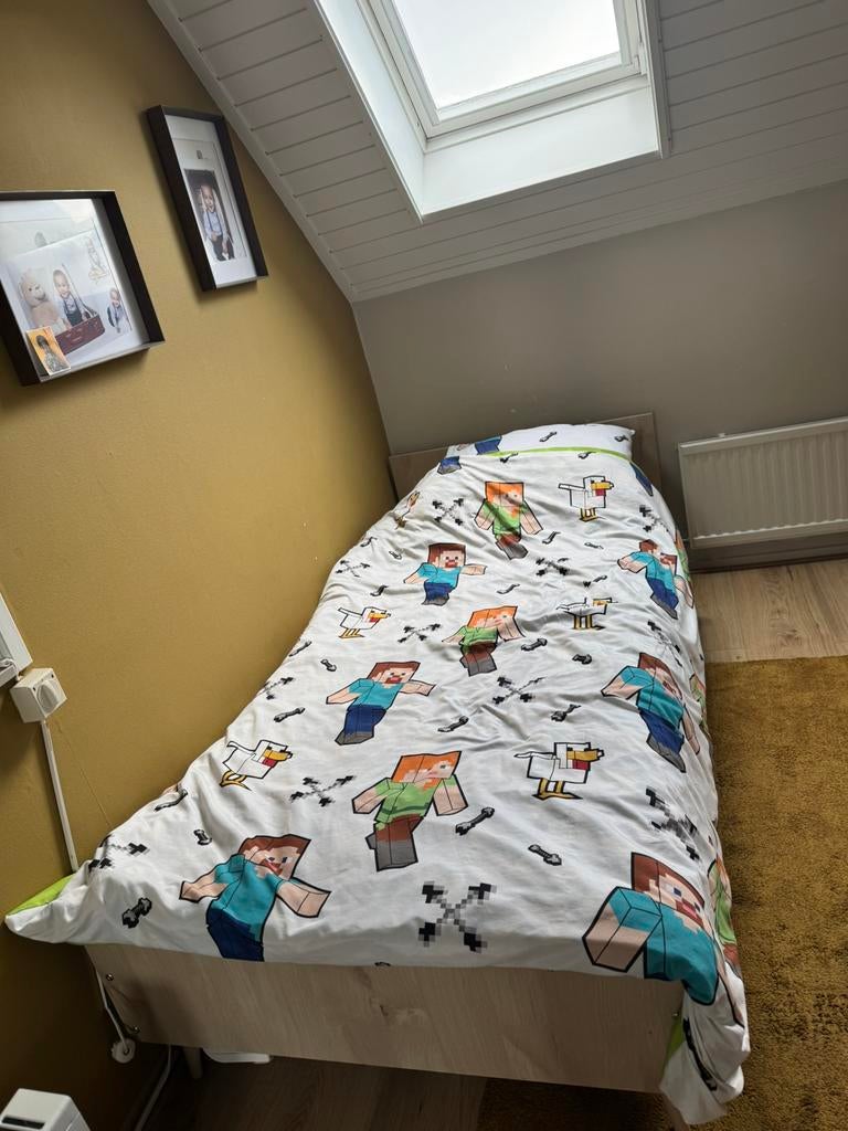 Een person bed, Kinderen en Baby's, Kinderkamer | Bedden, Ophalen of Verzenden, Zo goed als nieuw, 180 cm of meer, 85 tot 100 cm