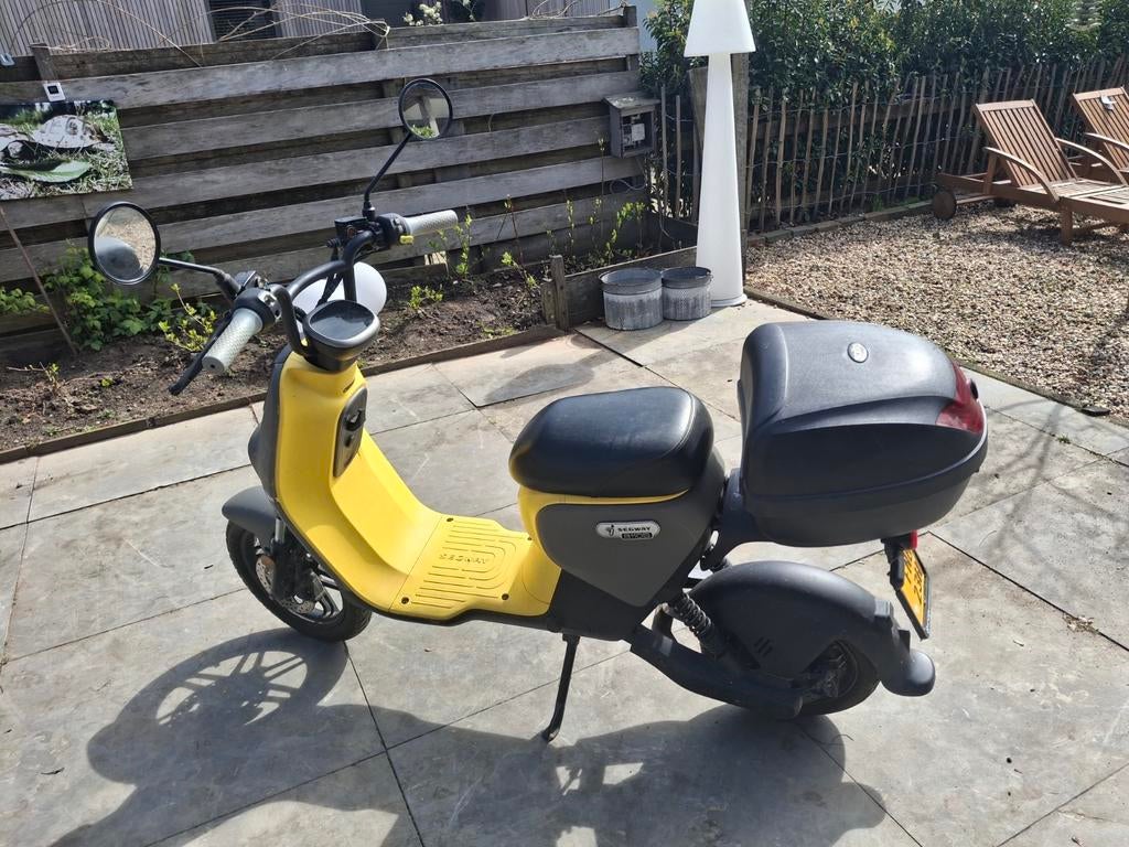 Segway elektrische scooter geel/zwart - 6808 km, Fietsen en Brommers, Snorfietsen en Snorscooters, Gebruikt, Elektrisch, Ophalen