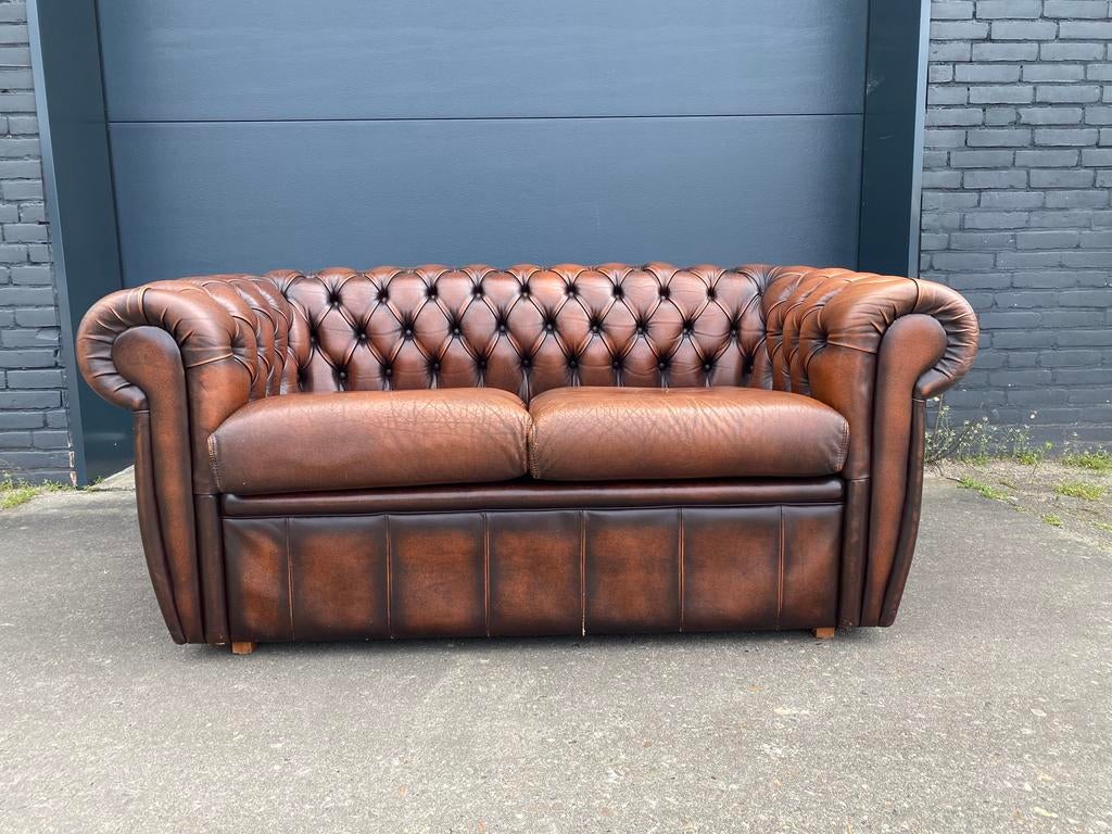 Compacte Chesterfield bank bruin gevlamd, Huis en Inrichting, Banken | Voetenbanken en Poefen, Ophalen of Verzenden, Zo goed als nieuw