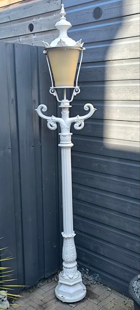 Gietijzeren Lantaarn Paal., Tuin en Terras, Ophalen, Gebruikt, Staande lamp, Netvoeding
