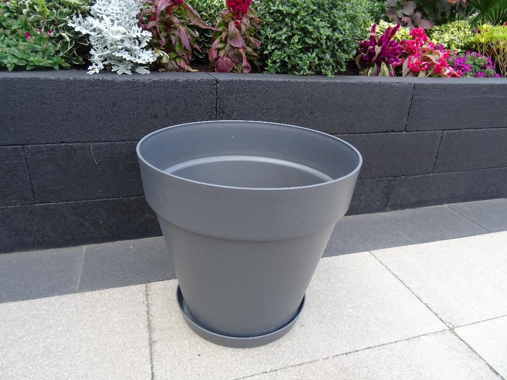 Elho bloempot met drainage systeem +wielen en schotel !!!!, Tuin en Terras, Bloempotten, Kunststof, Gebruikt, Rond, Minder dan 40 cm