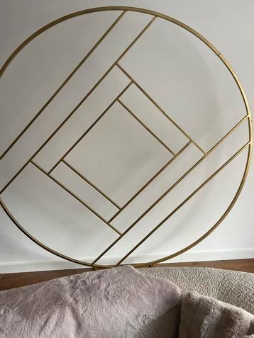 Mega grote goudkleurige ronde stalen eyecatcher! beschikbaar voor biedingen