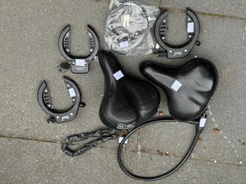 Fietsonderdelen: Sloten & Zadels - Nieuw/Gebruikt beschikbaar voor biedingen