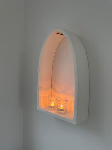 Muur nis / altaartje beschikbaar voor biedingen