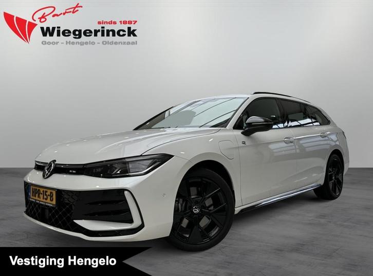 Volkswagen Passat Variant 1.5 eHybrid R-Line Business 272PK, Auto's, Volkswagen, Bedrijf, Passat, ABS, Achteruitrijcamera, Adaptive Cruise Control