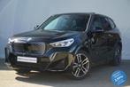 BMW iX1 xDrive30 M Sportpakket 19'' / Panoramadak / Driving, Auto's, BMW, Gebruikt, Met garantie (alle), Zwart, Vierwielaandrijving