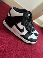 Nike Dunk High Panda - maat 38, Kleding | Dames, Schoenen, Ophalen of Verzenden, Zo goed als nieuw, Zwart, Sneakers of Gympen