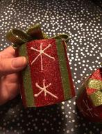 2 glitter kerst kerstballen cadeau cadeautjes rood groen, Nieuw, Verzenden