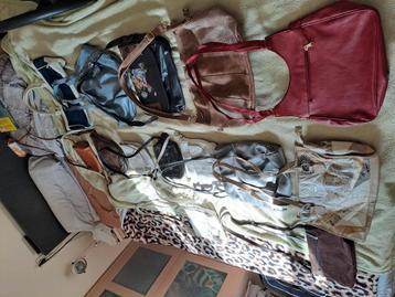 Damestassen 14 stuks beschikbaar voor biedingen