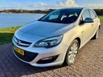 Opel Astra 1.4 Turbo Benzine 120 Pk 5D 2013 Zilvergrijs, Auto's, Opel, Voorwielaandrijving, 4 cilinders, Overige bekleding, Origineel Nederlands