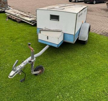 Hondenkar beschikbaar voor biedingen