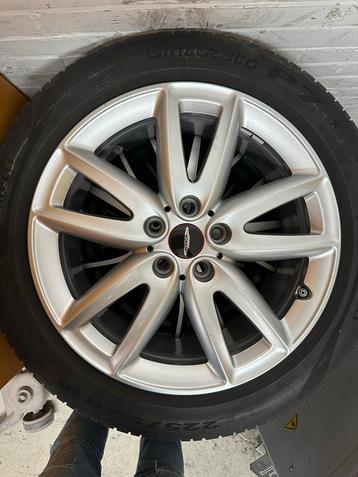 Mini JCW Velgen 18 inch met Winterbanden beschikbaar voor biedingen