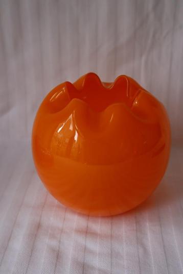 Antiek oranje Tango glass vaas c 1930 beschikbaar voor biedingen