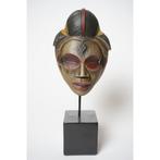 # Punu Mask Maiden Spirit met standaard Gabon Afrika, Antiek en Kunst, Kunst | Niet-Westerse kunst, Ophalen of Verzenden