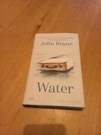 John Boyne - Water, Boeken, Literatuur, John Boyne, Ophalen of Verzenden, Zo goed als nieuw