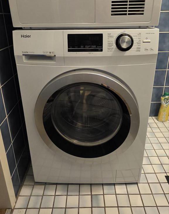 Haier Wasmachine HW80-BP14636N - 4 jaar oud, Witgoed en Apparatuur, Wasmachines, Zo goed als nieuw, Voorlader, 8 tot 10 kg, 85 tot 90 cm