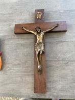 Houten Crusifix, Verzamelen, Religie, Ophalen of Verzenden, Gebruikt, Beeld(je), Christendom | Katholiek