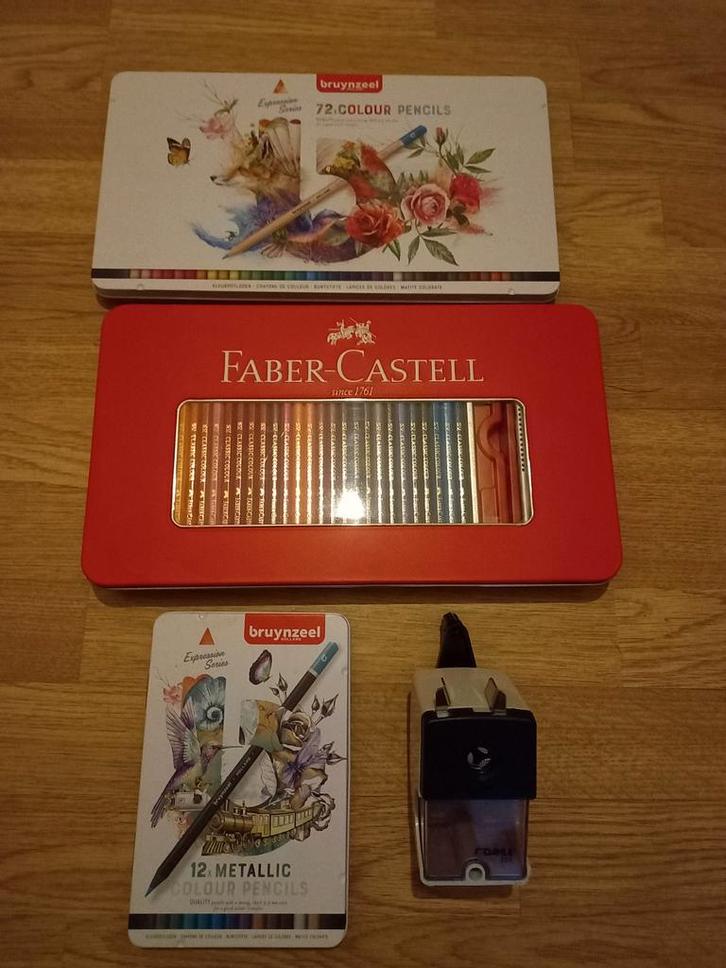 144 kleurpotloden + 7 kleurboeken, Hobby en Vrije tijd, Tekenen, Gebruikt, Potlood of Stift, Ophalen of Verzenden