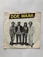 Vinyl singel van Doe maar uit 1981, Ophalen, Gebruikt, Overige formaten, Levenslied of Smartlap