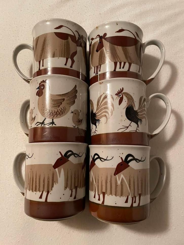 Tk 6 leuke mokken met dieren figuren, bruin beige., Huis en Inrichting, Keuken | Servies, Zo goed als nieuw, Kop(pen) en/of Schotel(s)