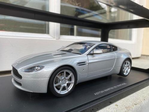 1:18 Aston Martin V8 Vantage Titanium Silver Autoart 70201, Hobby en Vrije tijd, Modelauto's | 1:18, Zo goed als nieuw, Auto, Autoart