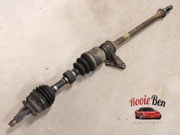 Aandrijfas rechts-voor van een Kia Carnival beschikbaar voor biedingen