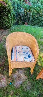 Rotan stoel met kussen, Huis en Inrichting, Stoelen, Ophalen, Gebruikt, Bruin, Eén