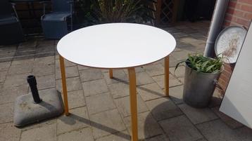 Ronde eettafel wit/hout beschikbaar voor biedingen