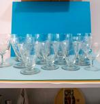 Heel veel gegraveerde antiek glazen., Antiek en Kunst, Antiek | Glas en Kristal, Ophalen of Verzenden